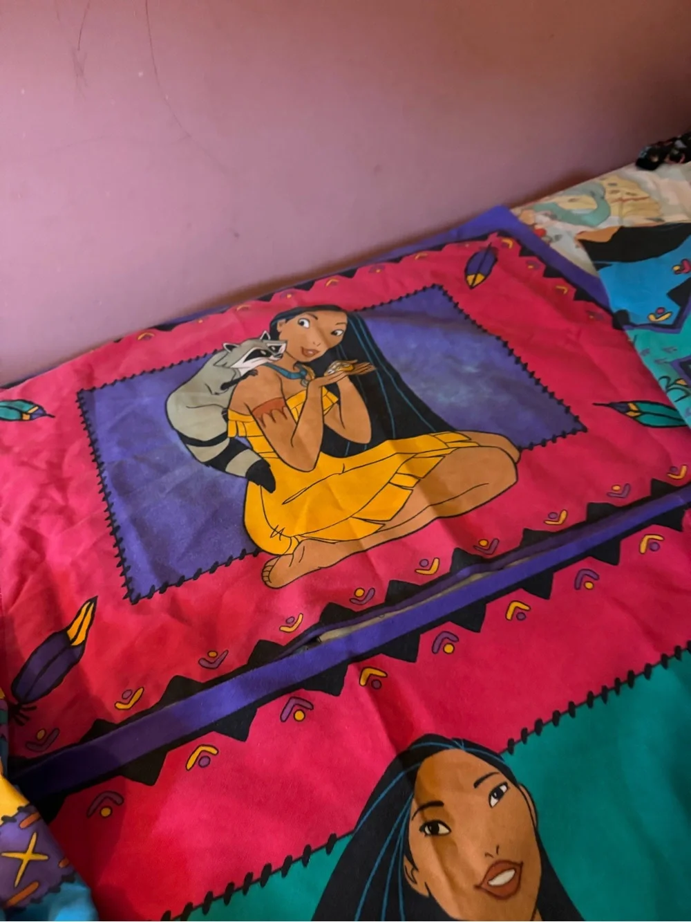 Vintage Disney 90s Pocohontas Girls colorful Twin Size 3PC Bed Sheet Set.